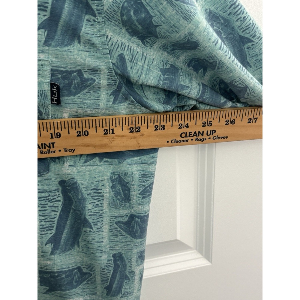 Huk Shirt Mens L Fish Print Button Up Fishing Performance Short sleeve 0457 - Picture 6 of 7